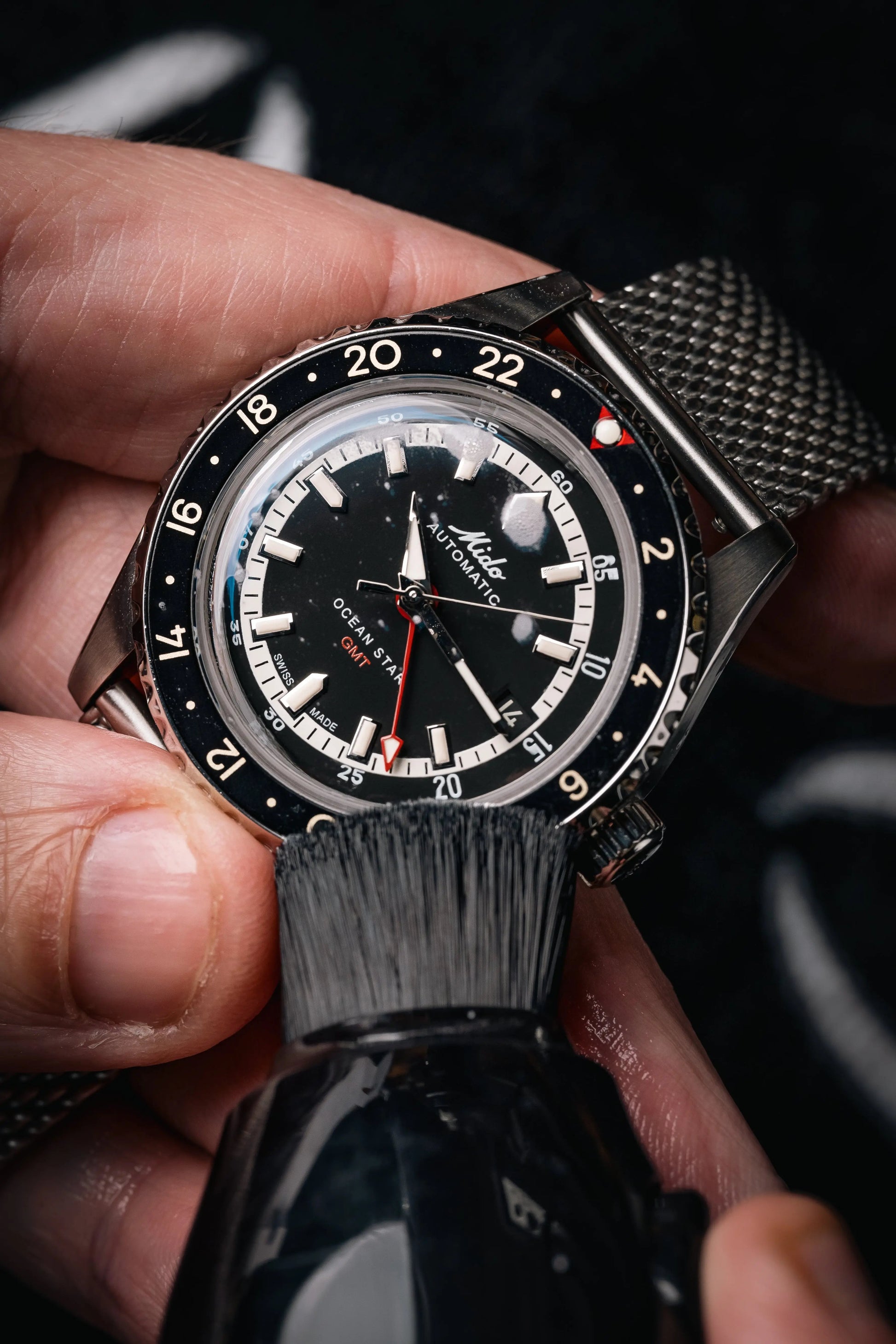 Manutenzione orologi di lusso con AIS Collective ChronoPen - Design Svizzero
