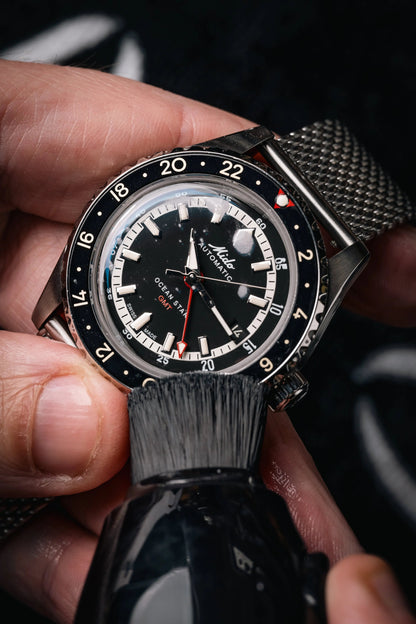Manutenzione orologi di lusso con AIS Collective ChronoPen - Design Svizzero
