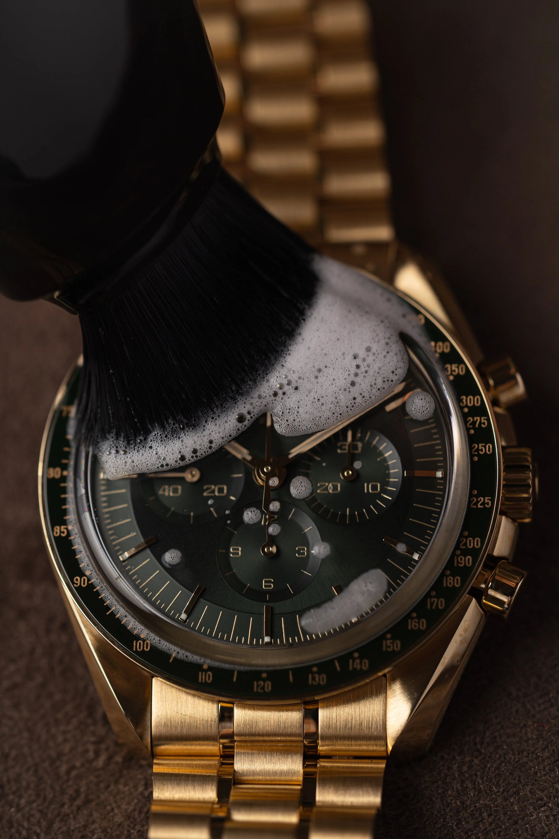 Dettaglio testina a setole morbide ChronoPen per pulizia maglie e bracciali
